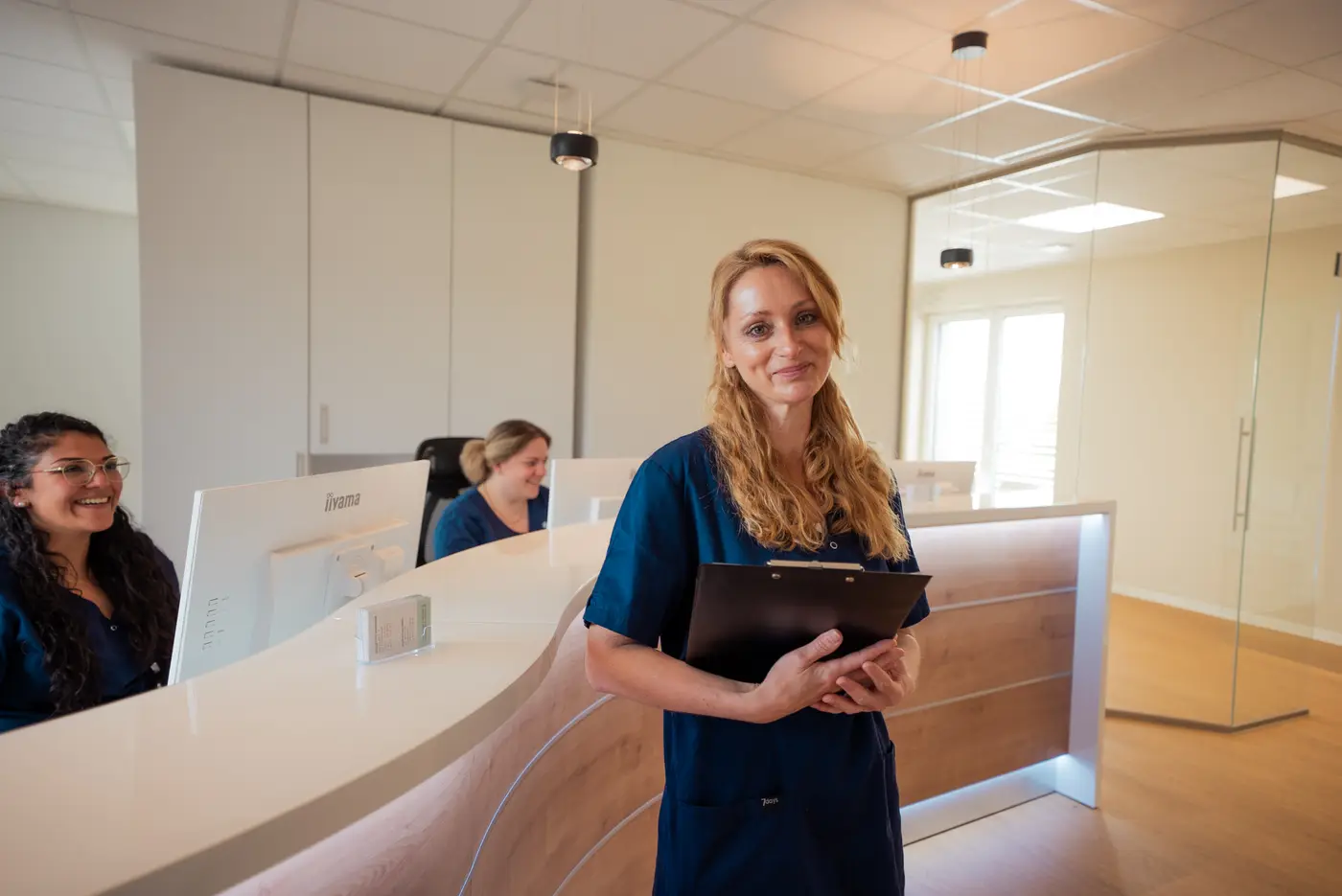 Praxisteam am Empfang Medical Point Idstein